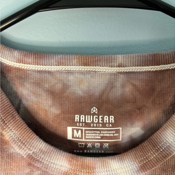 RawGear 3D “RAW” Print Crop Tank Size Medium Tie Dye Print Raw Hem Gym Workout - Picture 3 of 4